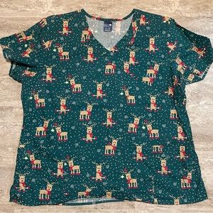 Zoe and Chloe womens holiday scrub top size 2XL Christmas reindeer